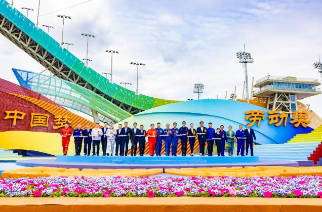 2023年“中国梦·劳动美”庆祝“五一”国际劳动节心连心特别节目在京录制