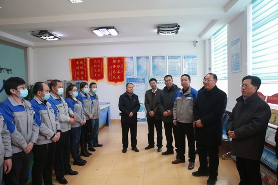 马吉孝在海西州送温暖强调：服务职工群众是工会干部义不容辞的责任 要不断增强服务职工群众的能力