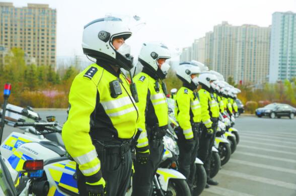 警徽闪耀初心映 接续奋斗向前进——2022年全省基层民警掠影