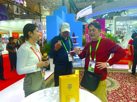 以展为媒，更多“青”字号精品走向世界——青海省参加第三届中国国际消费品博览会见闻（二）