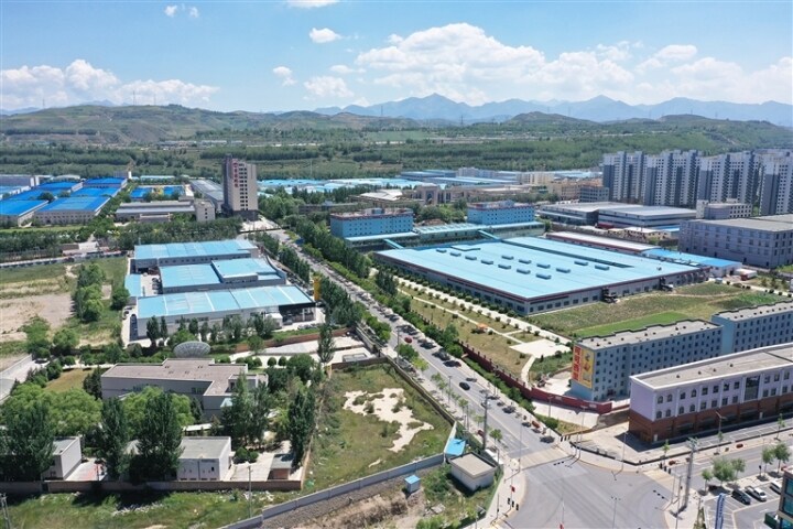 “软硬兼施”向零碳产业园区进发