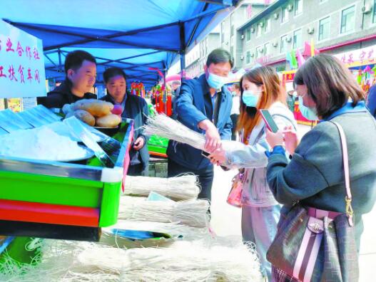【一讲两稳三促·万名干部下乡】“春风”入山乡 农人走“新路”