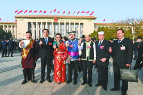 昂首阔步新征程 同心共筑向未来——我省全国人大代表出席十四届全国人大一次会议闭幕会侧记
