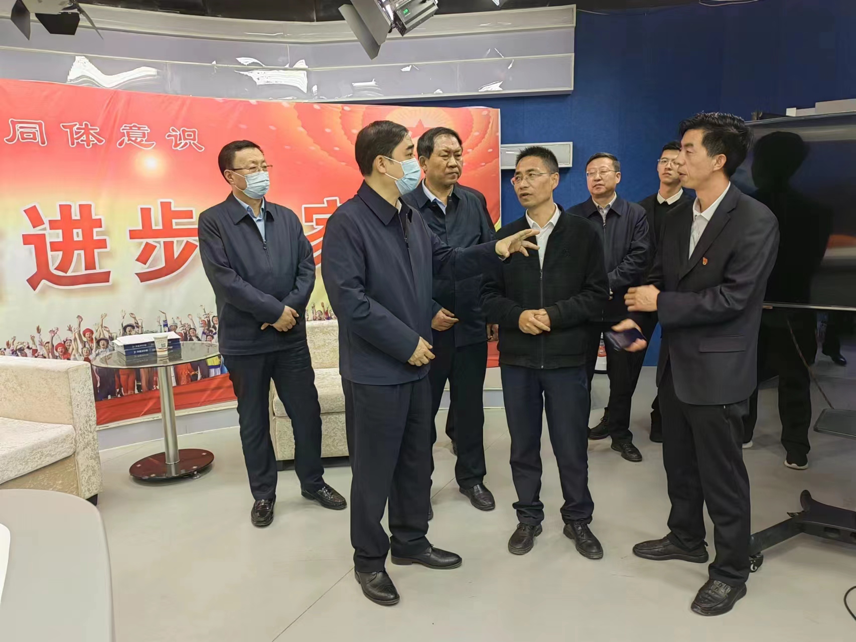 王大南在海东市调研时强调 坚持面向基层热在群众 扎实推动全国两会精神深入人心