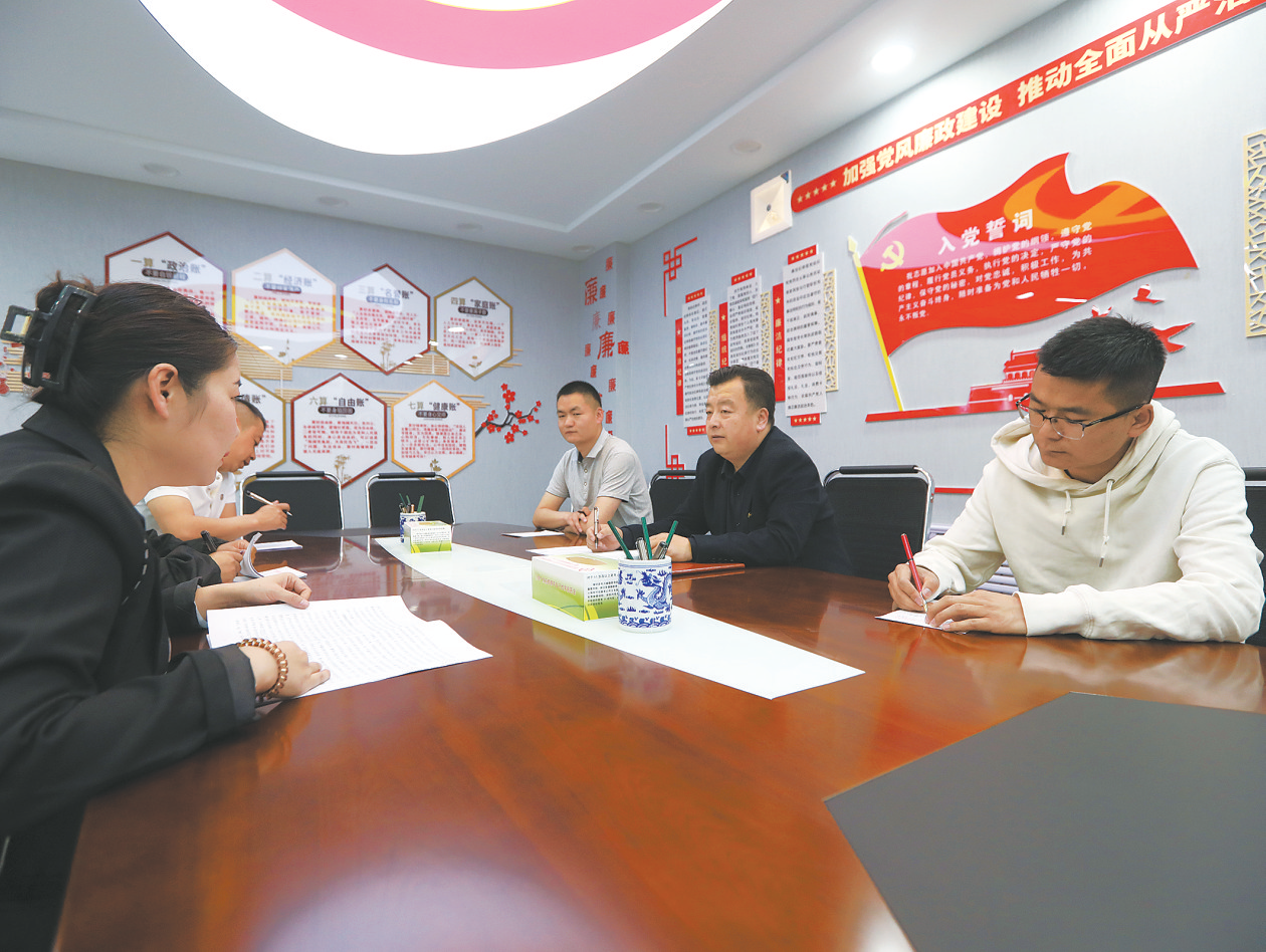 用点滴言行诠释为民情怀 ——记第四届青海省“人民满意的公务员”、海北州纪委监委第四派驻纪检监察组组长祁佐民