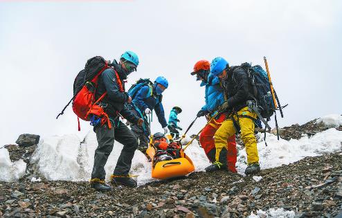 第二十一届玉珠峰登山大会吸引百名攀登者