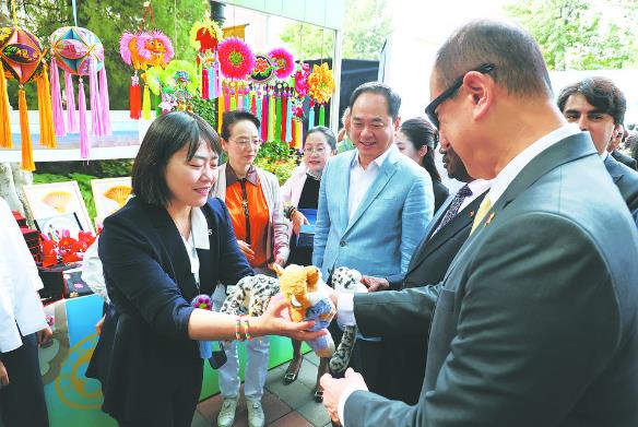 青海亮相全国对外友协2023“友好日”活动