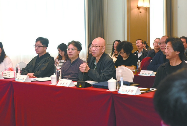 一次研讨会 一场青海“秀”——杨志军茅盾文学奖获奖作品《雪山大地》研讨会素描