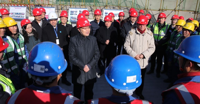 王东明在河北送温暖时强调
努力提升职工群众获得感幸福感安全感 团结带领亿万职工当好主人翁建功新时代