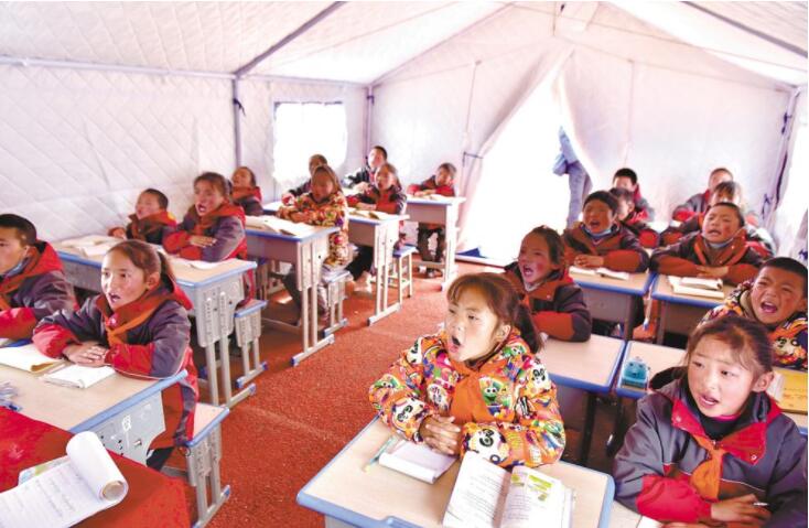 守望相助，汇聚温暖力量——“5·22”玛多地震第三日纪实