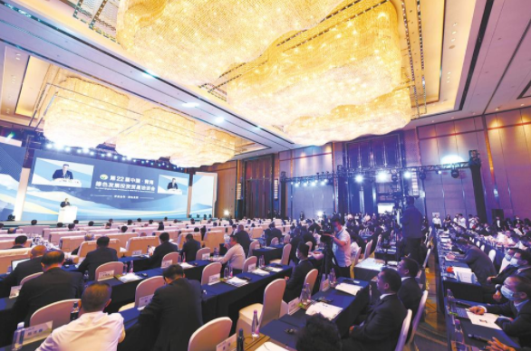 第22届中国·青海绿色发展投资贸易洽谈会隆重开幕 
辜胜阻王建军徐乐江致辞 信长星主持 多杰热旦出席