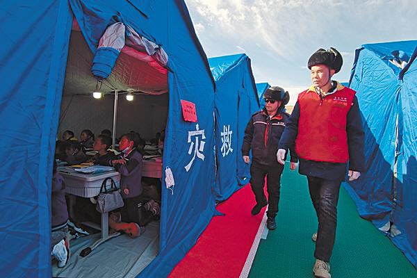 贴心服务，为灾区群众点亮万家灯火