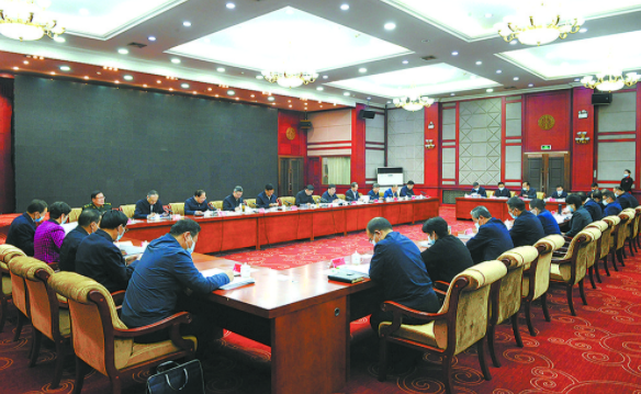 省委中心组学习贯彻党的十九届六中全会精神专题研讨会召开 
王建军主持并讲话 信长星多杰热旦出席
