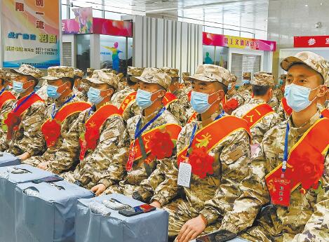 让青春投身军营 用热血报效祖国
 我省首批新兵起运