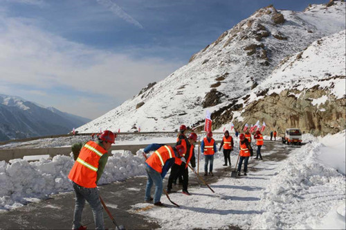 [工人日报]青海省总工会为高海拔地区交通职工配备制氧机