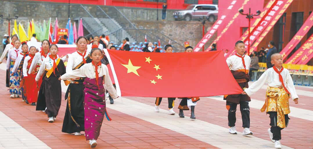 【奋进新征程 建功新时代】在洒满阳光与爱的土地上铿锵前行