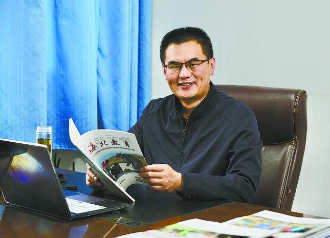 拓展教育援青领域 助力夯实“民生之基”——记山东省第四批援青干部王桂龙