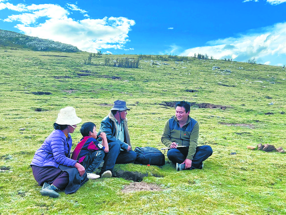 【奋进新征程 建功新时代】在雪域高原播撒“希望的种子” ——记全国“人民满意的公务员”更尕扎西
