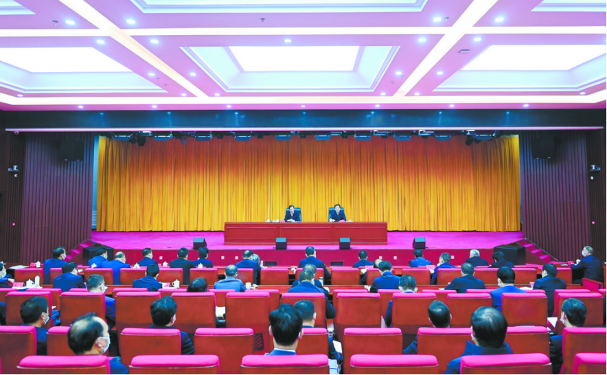 学习贯彻党的二十大精神 中央宣讲团来青宣讲
邓中华作宣讲报告 信长星主持 公保扎西出席