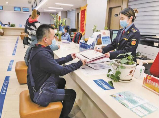 政策“组合拳”激发市场主体活力